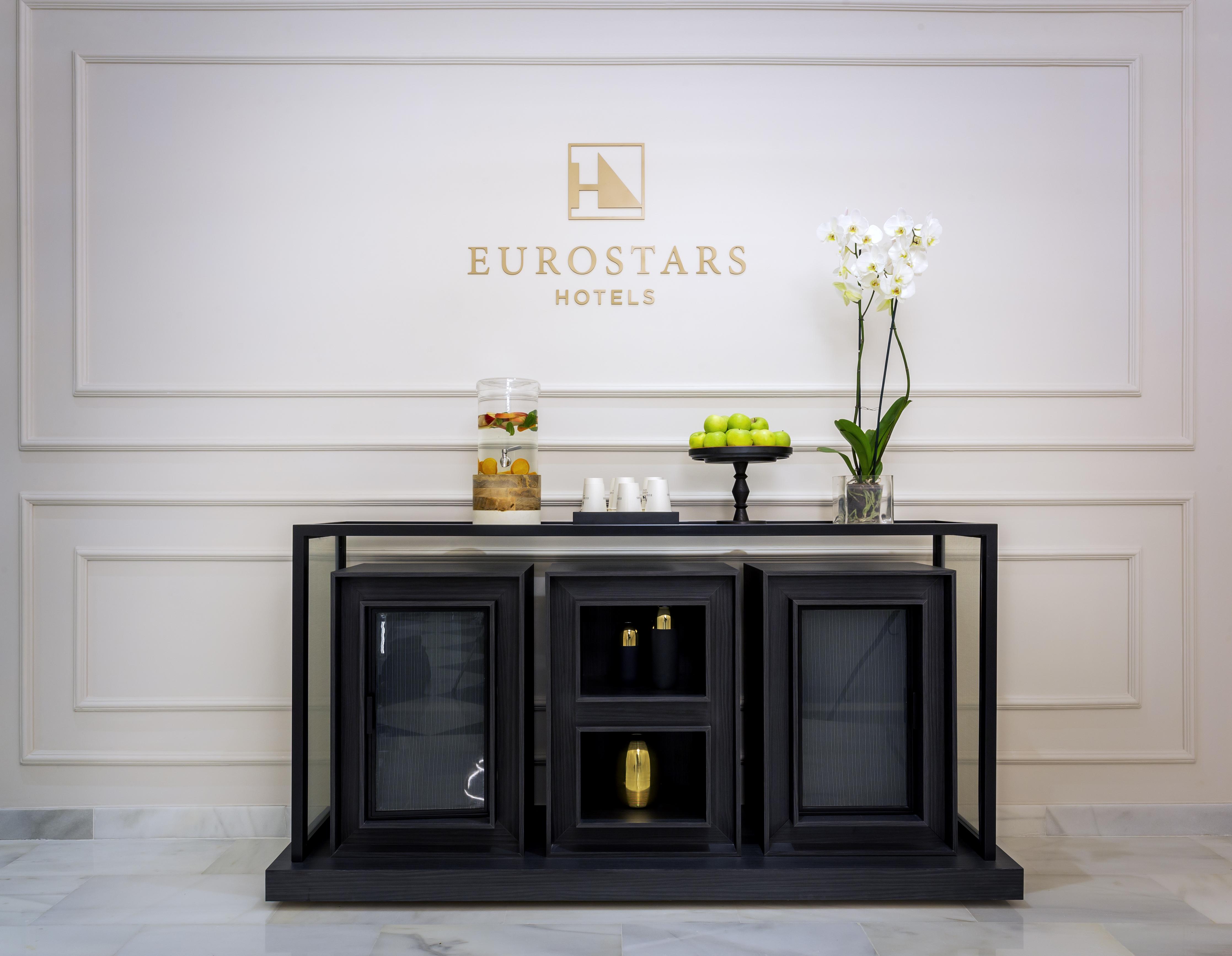 מלון גרנדה Eurostars Puerta Real מראה חיצוני תמונה